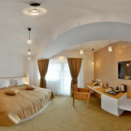 Hotel Condor トゥルチャ エクステリア 写真
