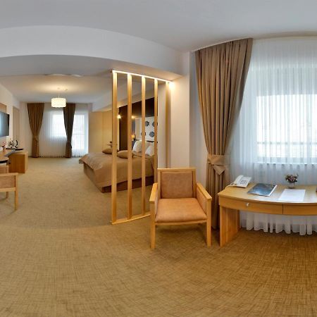 Hotel Condor トゥルチャ エクステリア 写真