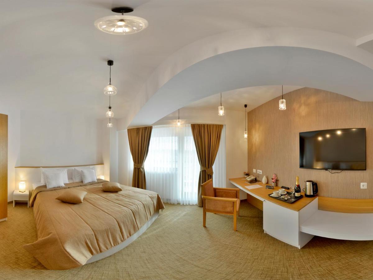 Hotel Condor トゥルチャ エクステリア 写真
