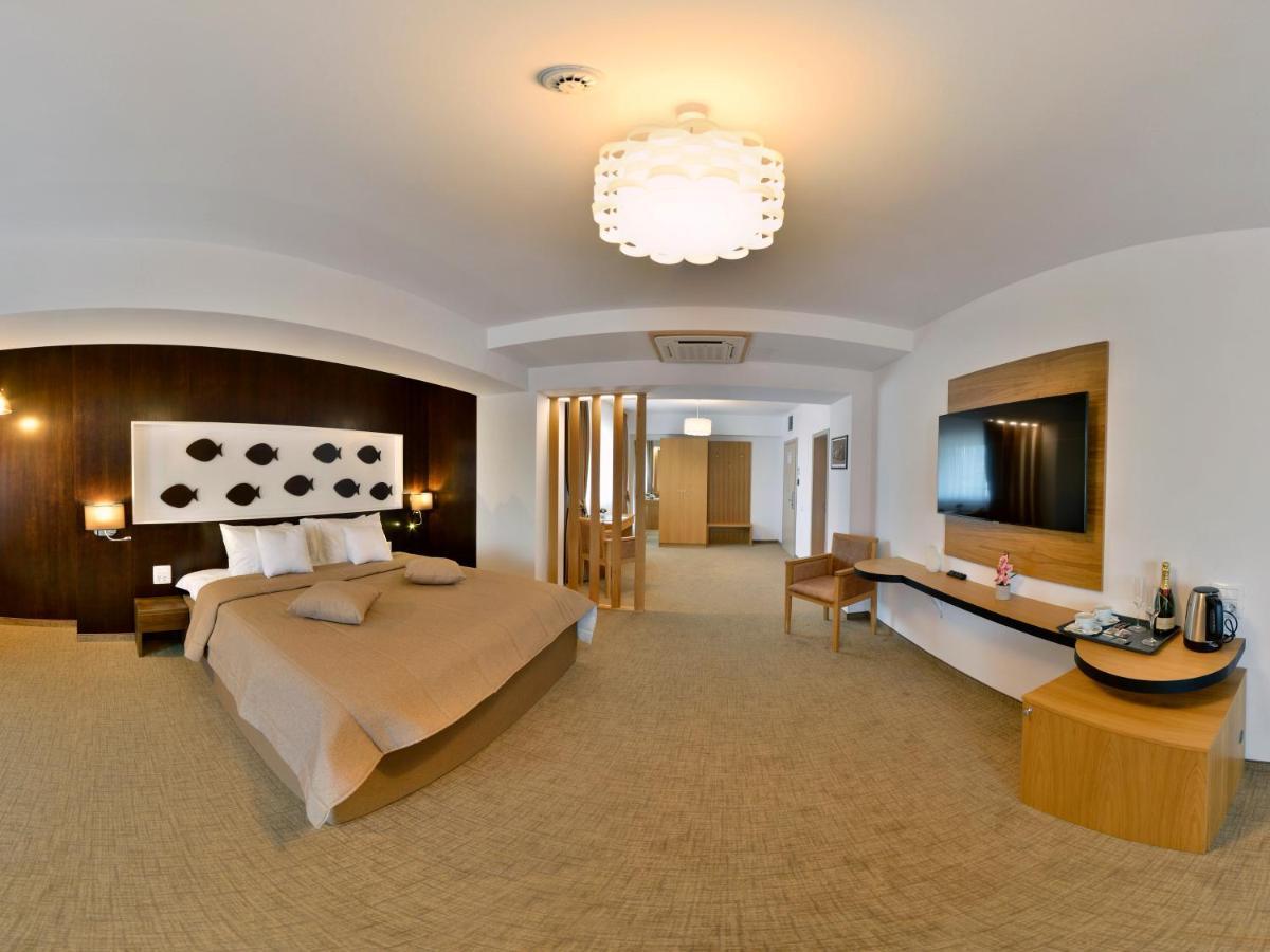 Hotel Condor トゥルチャ エクステリア 写真