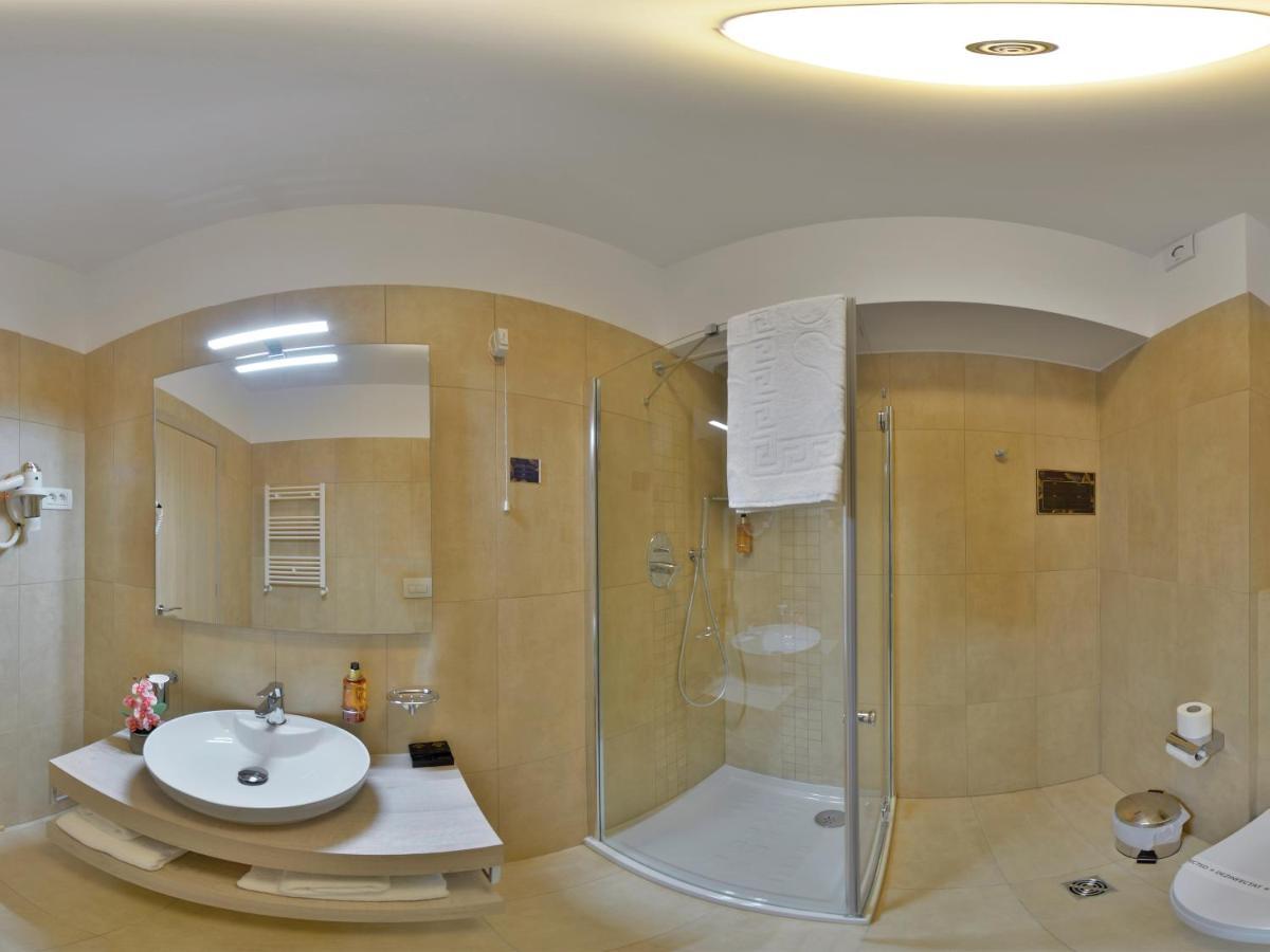 Hotel Condor トゥルチャ エクステリア 写真