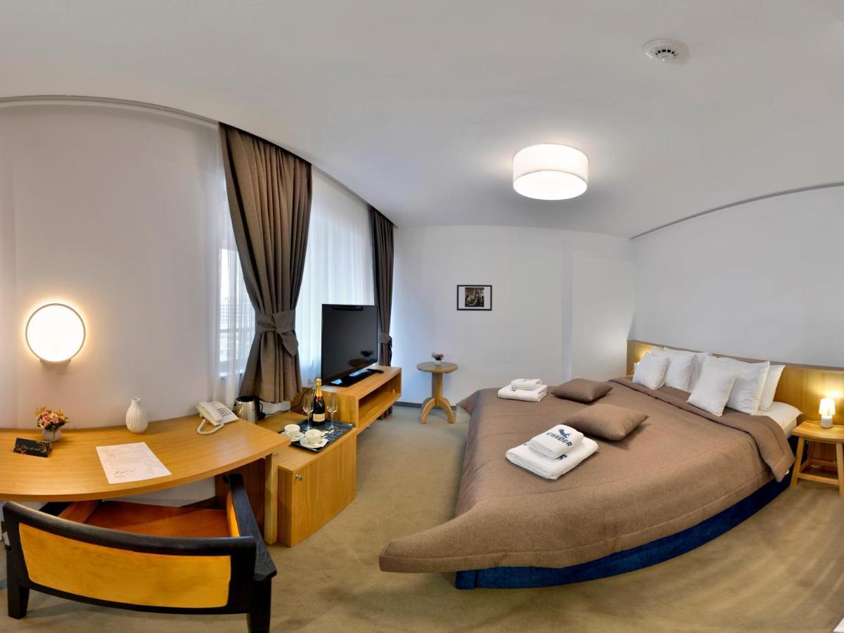 Hotel Condor トゥルチャ エクステリア 写真