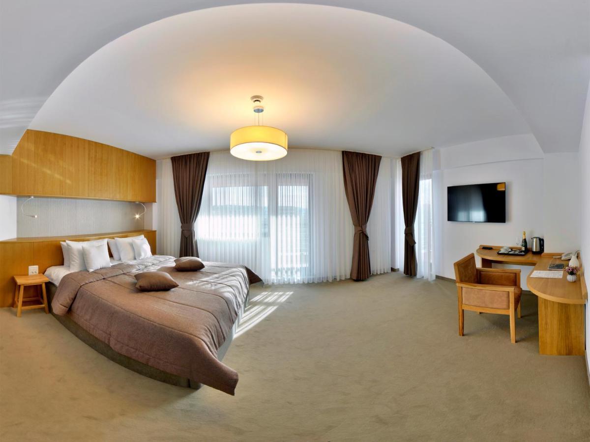 Hotel Condor トゥルチャ エクステリア 写真